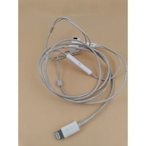 Apple EarPods Lightning Wired Headphones iPhone Earbuds Mic Remote White